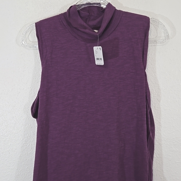 *NWT* We The Free Boysenberry Mock Neck Sleeveless Xena Tank School Work, size S - Picture 2 of 7
